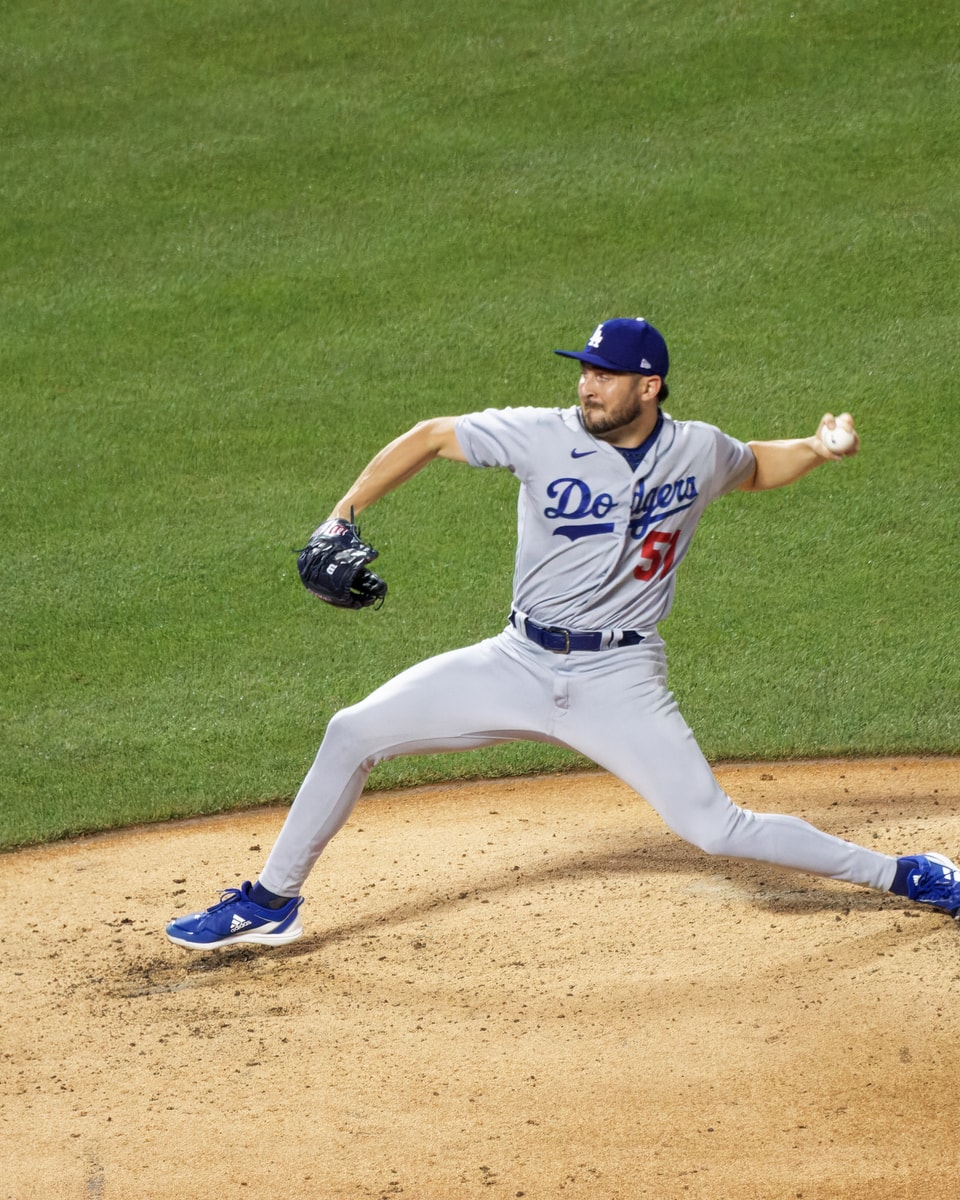 Alex Vesia pitching for the Los Angeles Dodgers in 2023