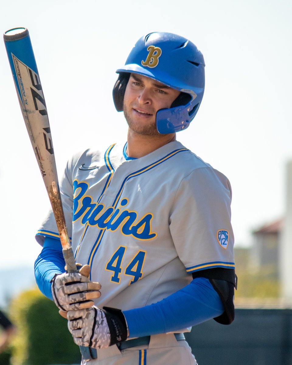 Kyle Karros at bat for the UCLA Bruins in a college game on April 23, 2022.
