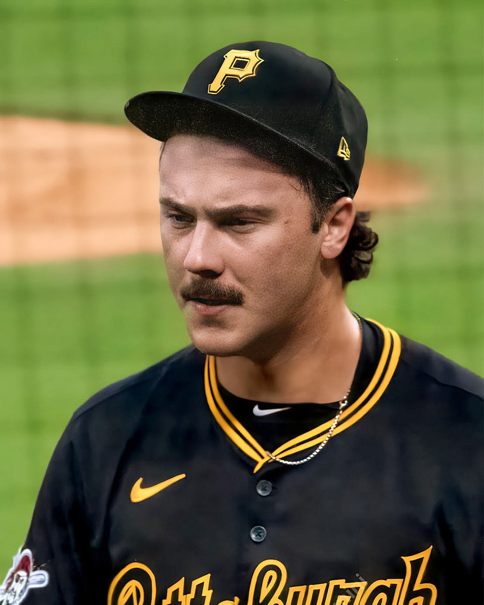 Paul Skenes pitching for the Pittsburgh Pirates.