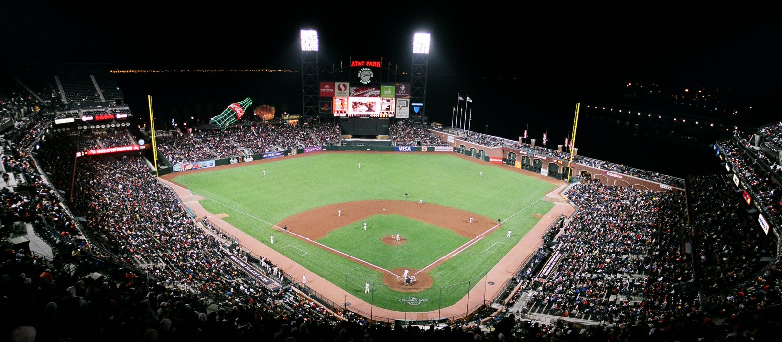 Night game panorama at Oracle Park